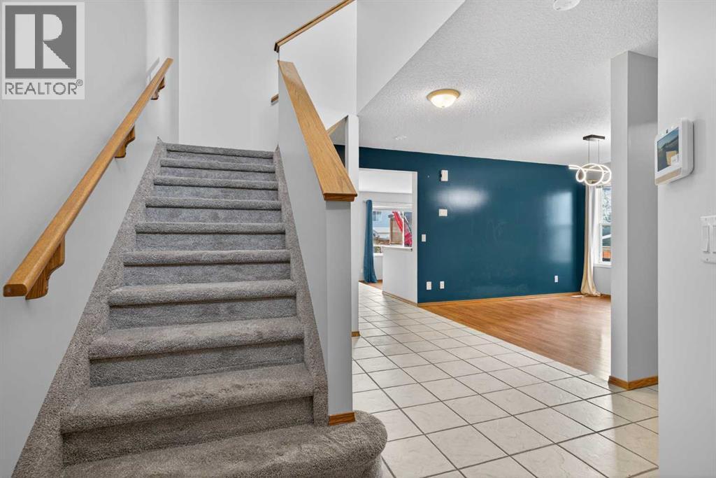 47 Mt Apex Crescent Se, Calgary, Alberta T2Z 2V3 - Photo 6 - A2256959