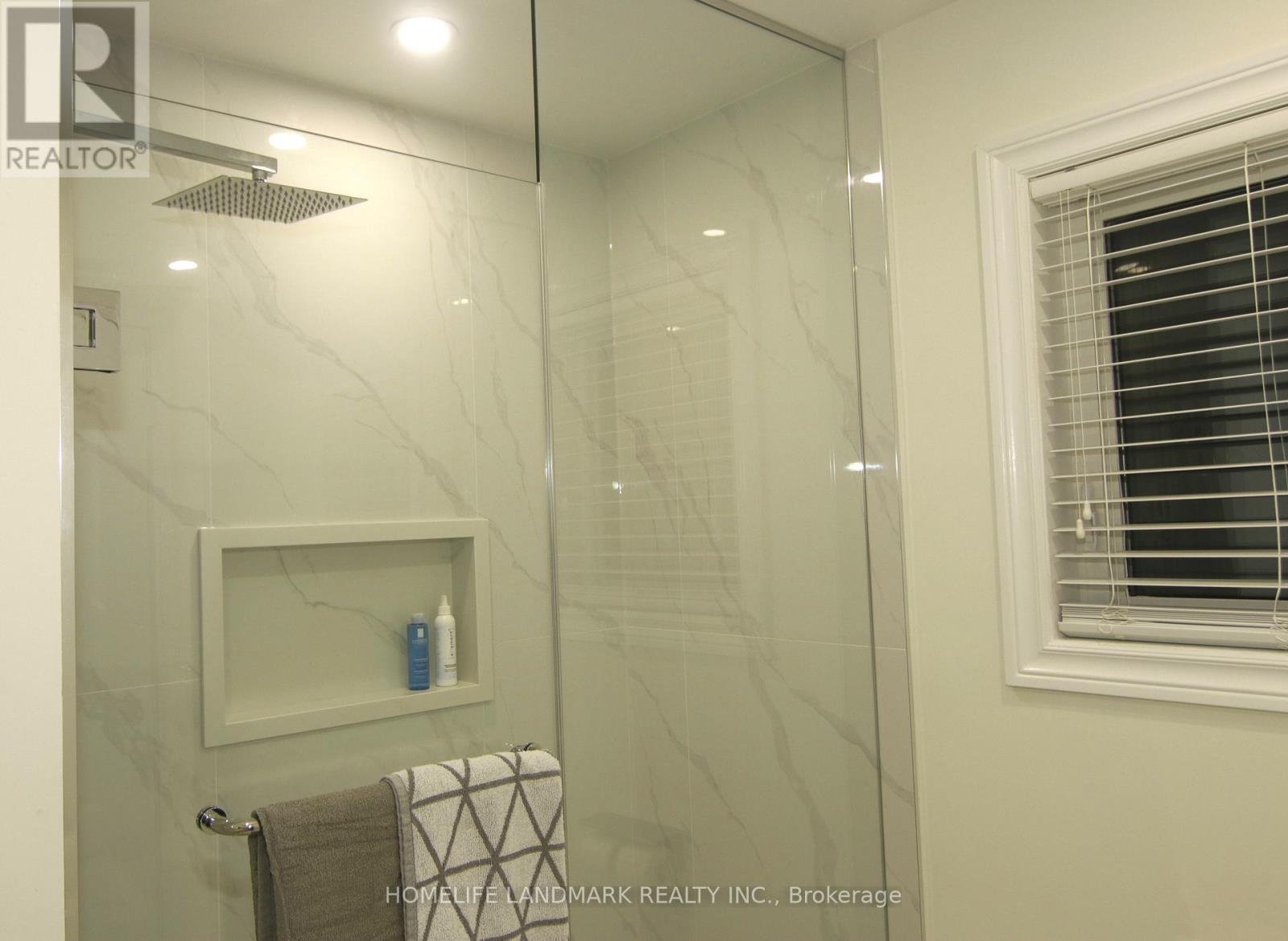 3861 Mulligan Cross, Mississauga, Ontario  L5M 7B2 - Photo 14 - W12611752