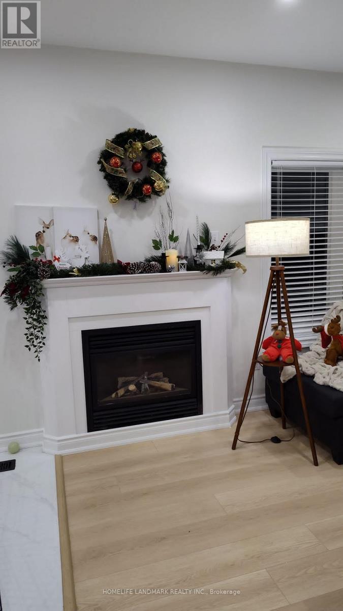 3861 Mulligan Cross, Mississauga, Ontario  L5M 7B2 - Photo 12 - W12611752