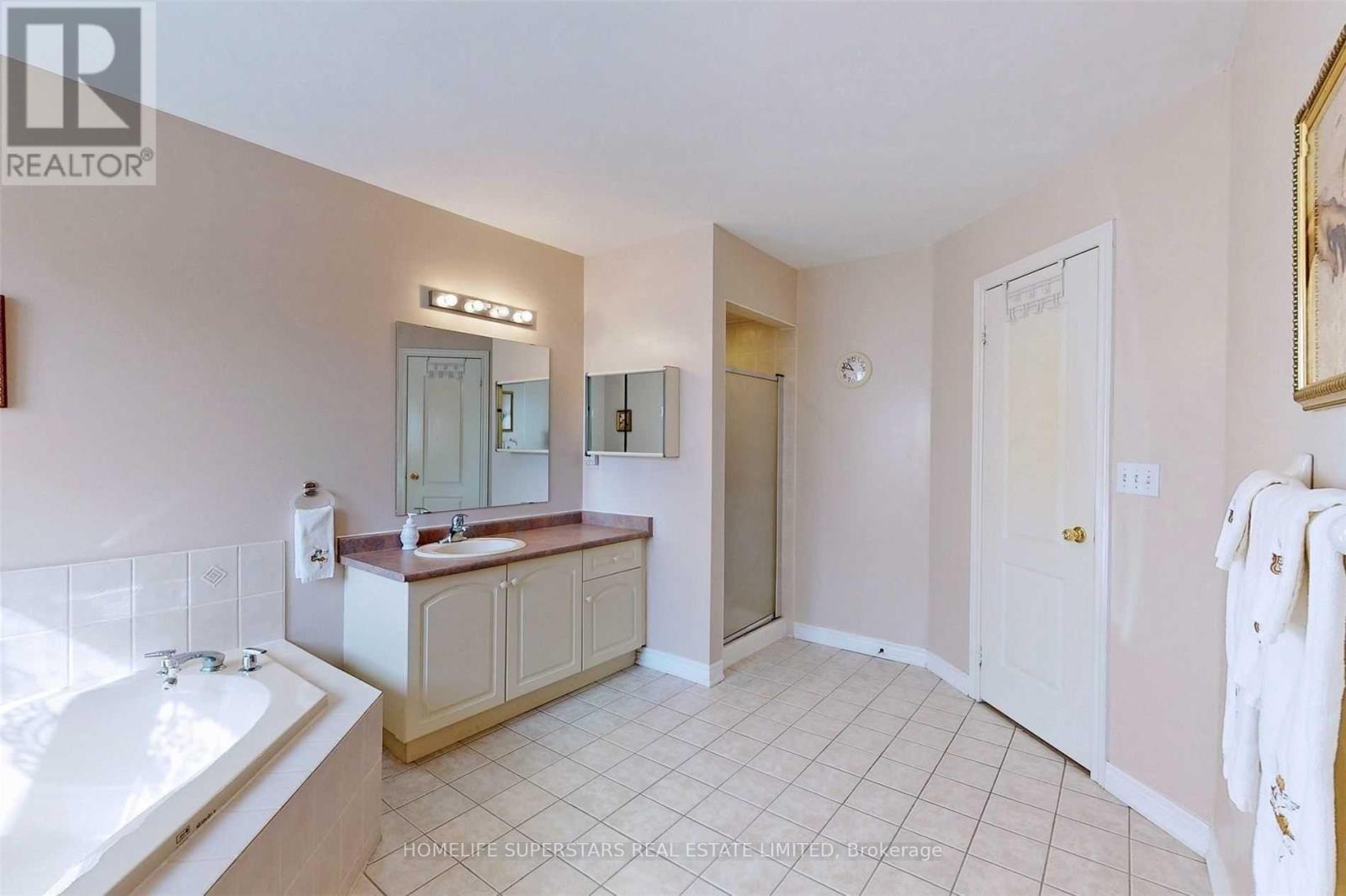 29 Emmitt Road, Vaughan, Ontario  L6A 3V8 - Photo 10 - N12618240