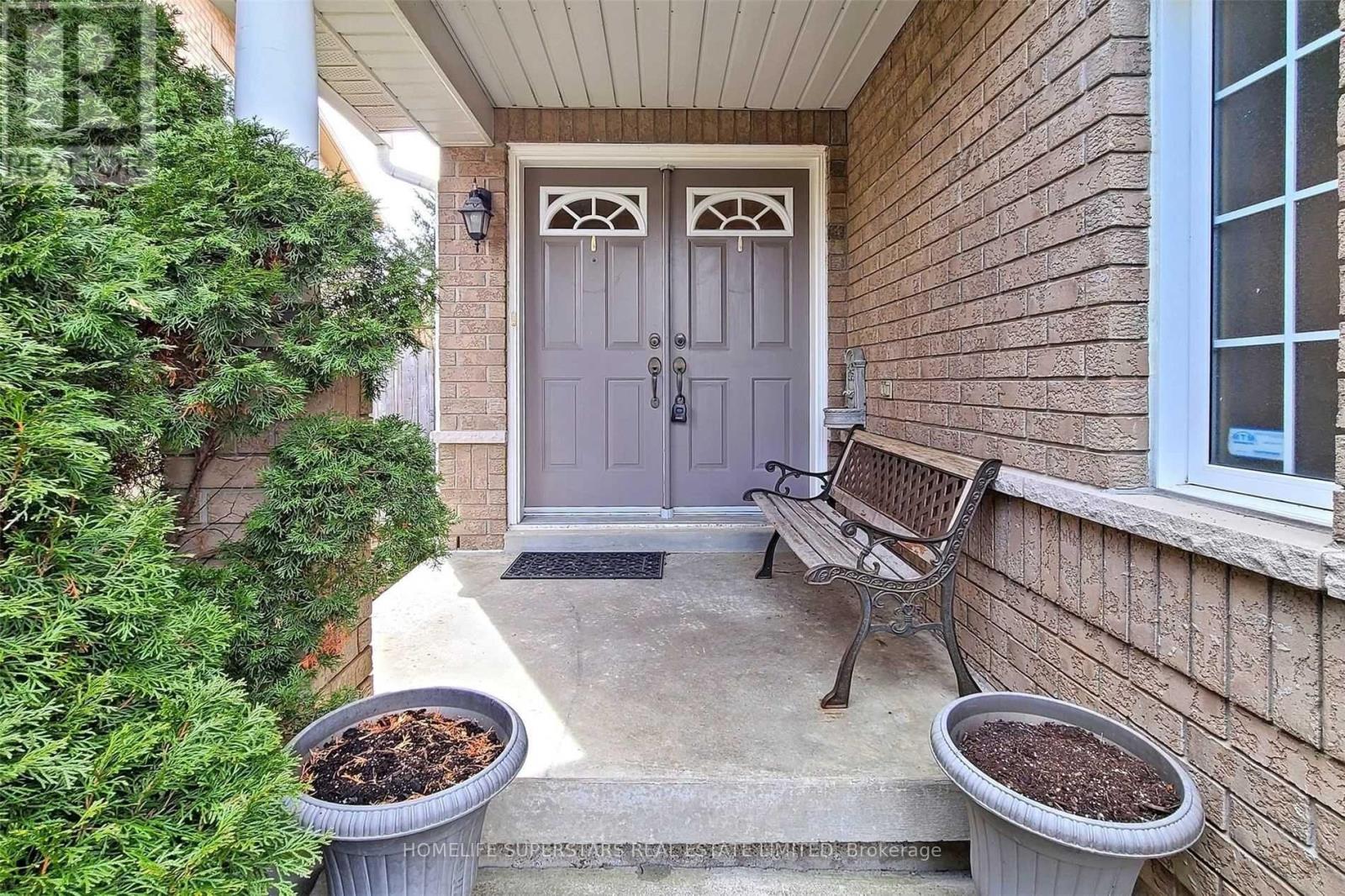 29 Emmitt Road, Vaughan, Ontario  L6A 3V8 - Photo 3 - N12618240