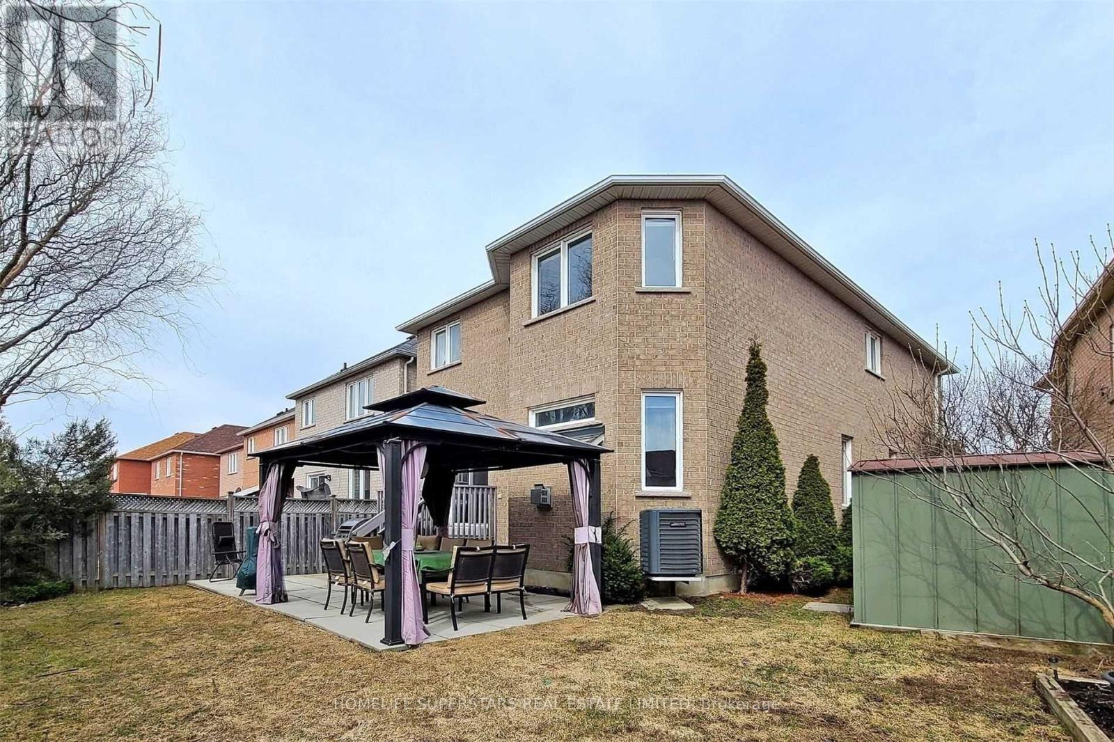 29 Emmitt Road, Vaughan, Ontario  L6A 3V8 - Photo 5 - N12618240