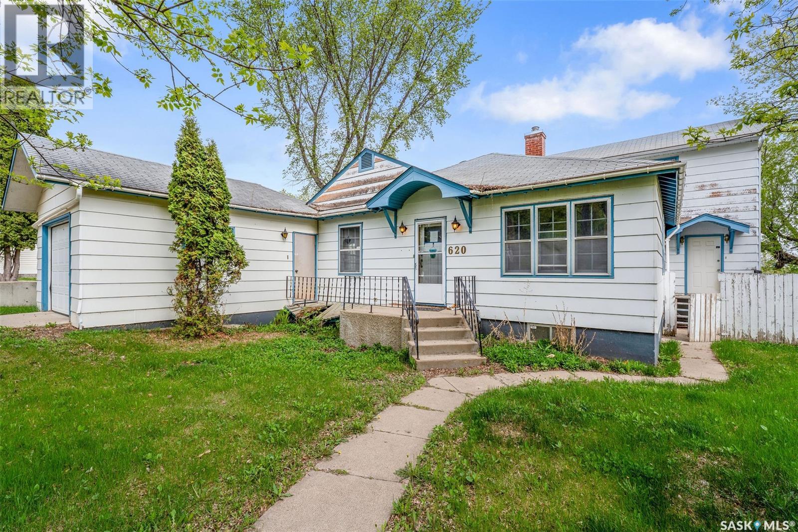 620 20th Street W, Prince Albert, Saskatchewan  S6V 4H3 - Photo 4 - SK025498