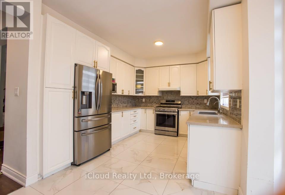 81 Crown Victoria ( Upper) Drive, Brampton, Ontario  L7A 3X1 - Photo 10 - W12618372