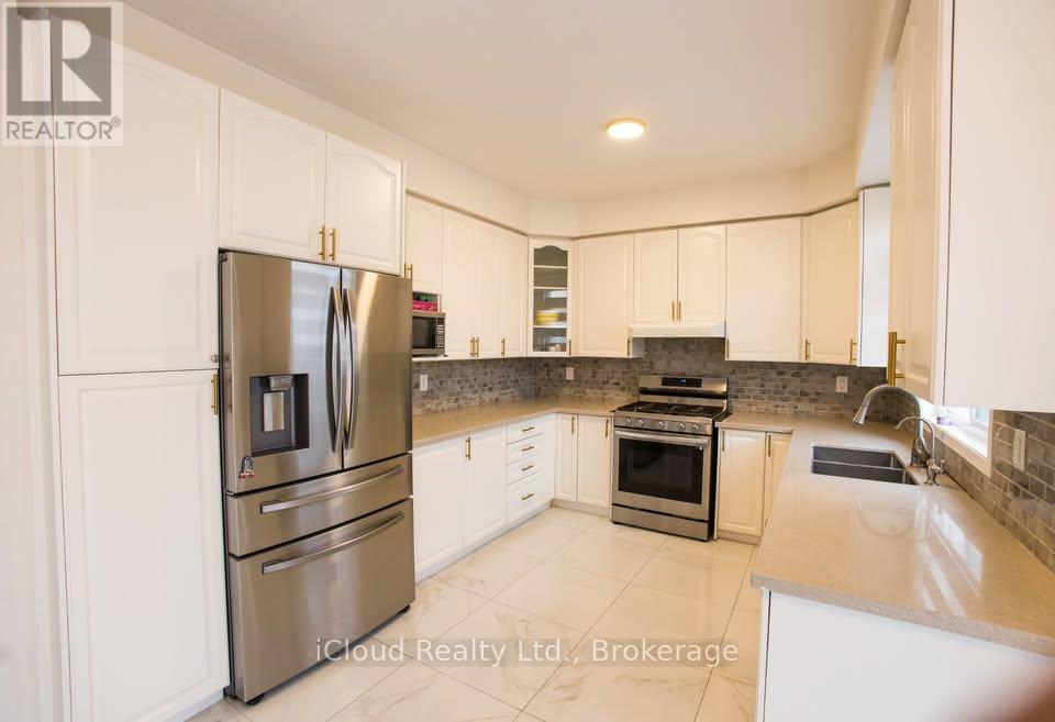 81 Crown Victoria ( Upper) Drive, Brampton, Ontario  L7A 3X1 - Photo 11 - W12618372