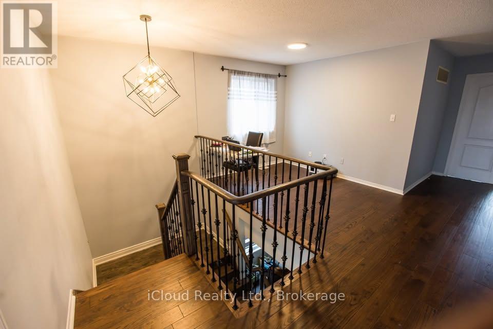 81 Crown Victoria ( Upper) Drive, Brampton, Ontario  L7A 3X1 - Photo 16 - W12618372