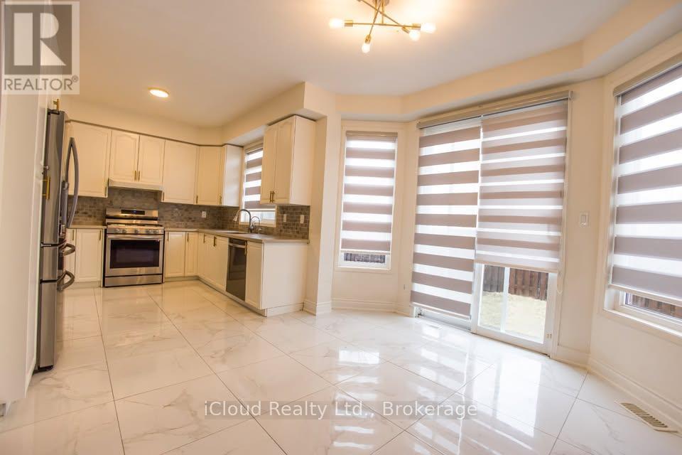 81 Crown Victoria ( Upper) Drive, Brampton, Ontario  L7A 3X1 - Photo 9 - W12618372