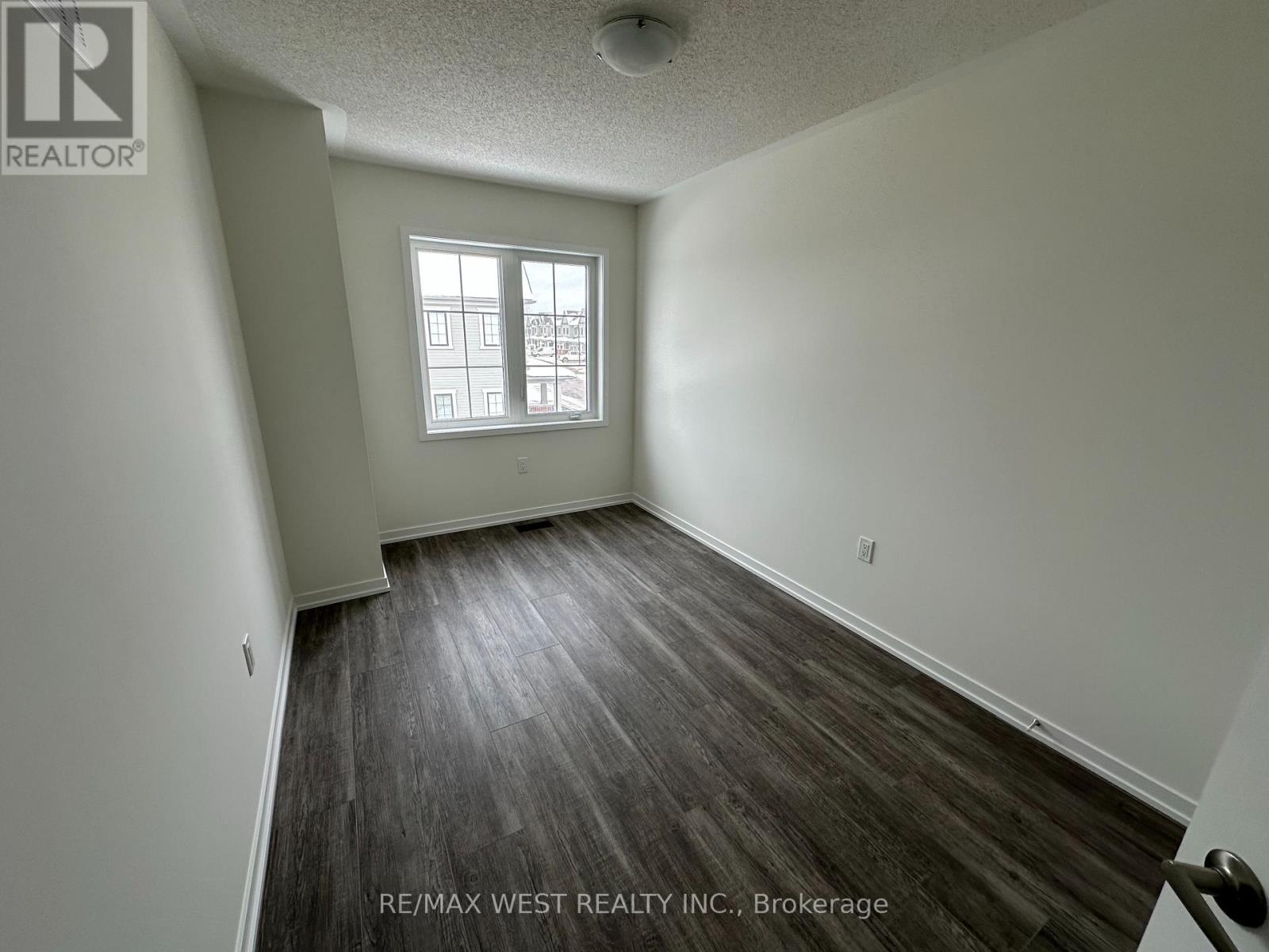 129 - 50 Seahorse Common, Cambridge, Ontario  N1R 5S2 - Photo 12 - X12618112