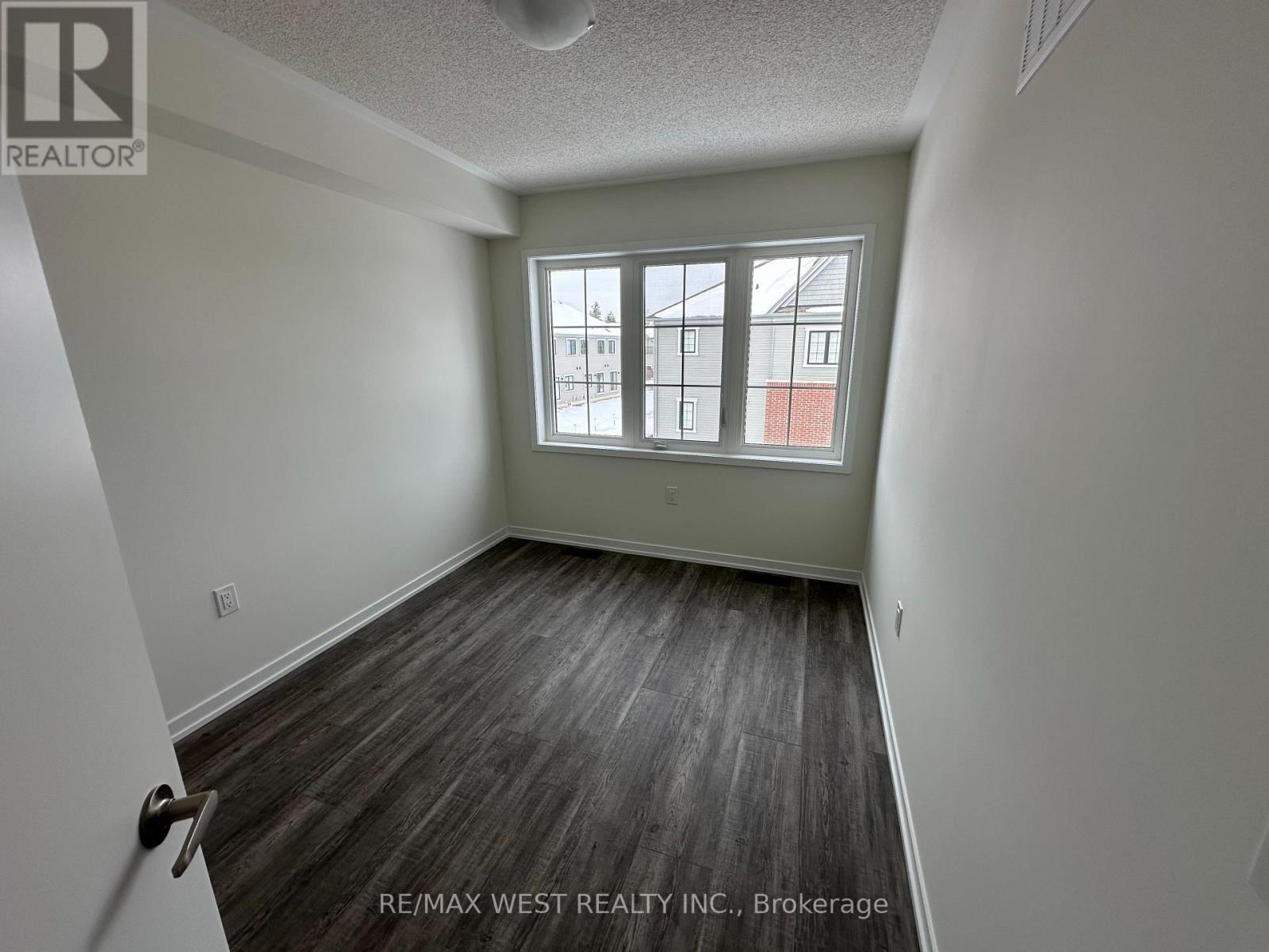 129 - 50 Seahorse Common, Cambridge, Ontario  N1R 5S2 - Photo 15 - X12618112