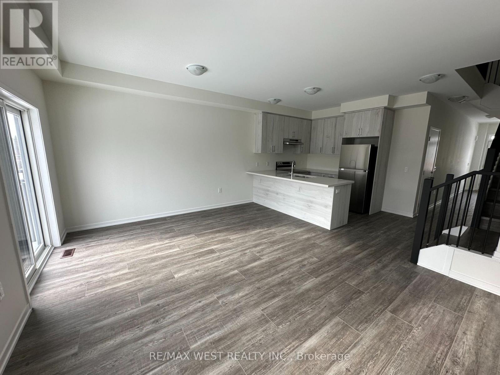 129 - 50 Seahorse Common, Cambridge, Ontario  N1R 5S2 - Photo 4 - X12618112