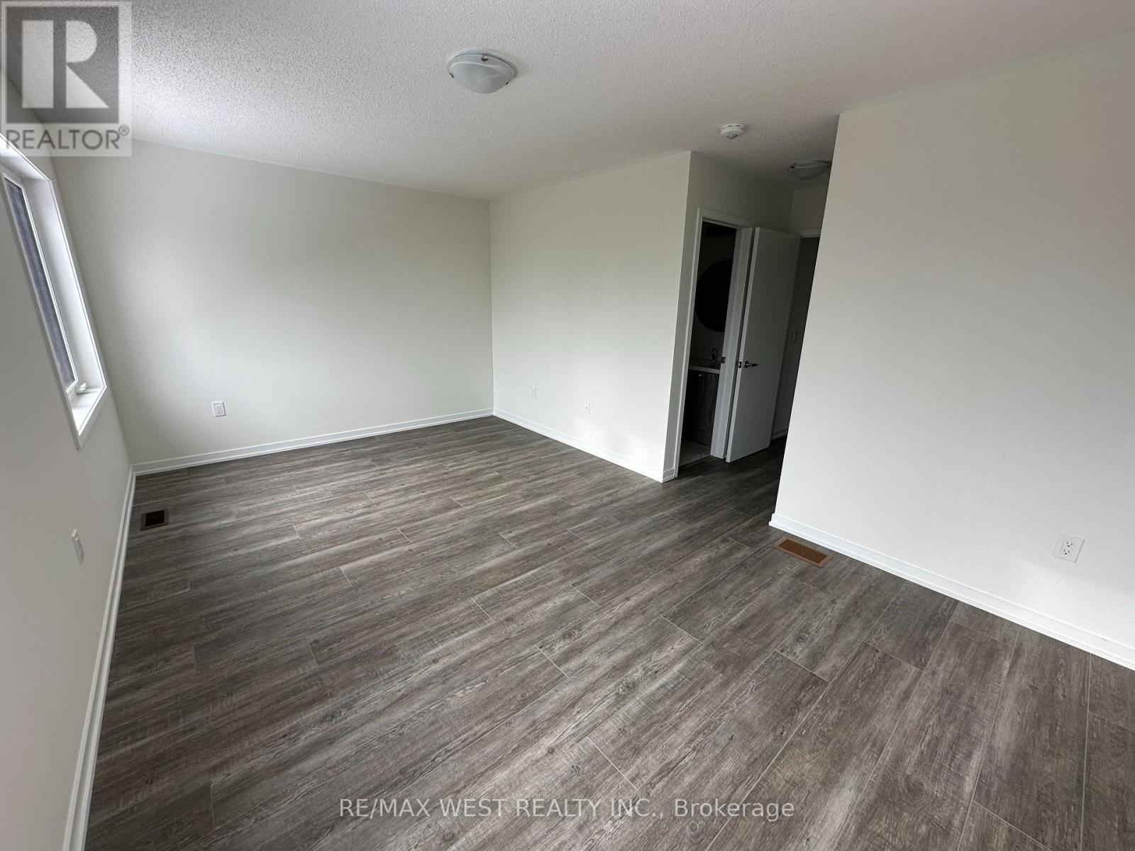 129 - 50 Seahorse Common, Cambridge, Ontario  N1R 5S2 - Photo 7 - X12618112