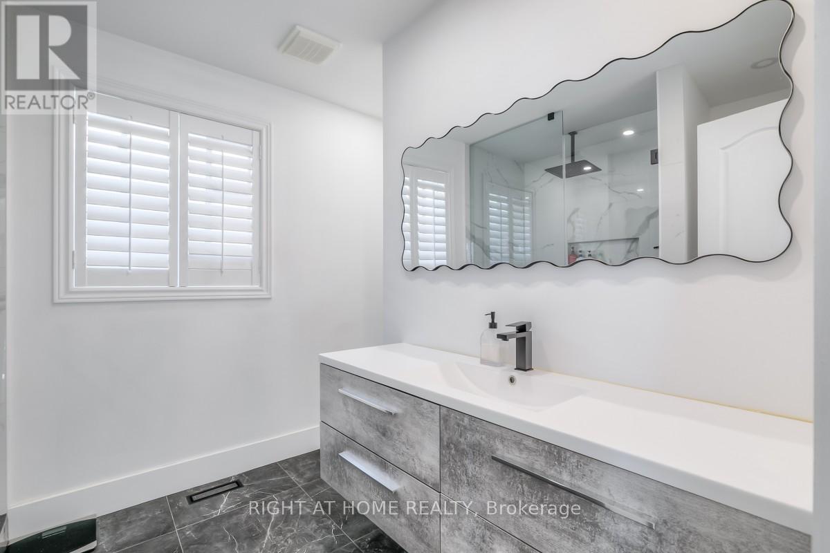 63 Snowy Meadow Avenue, Richmond Hill, Ontario  L4E 3V4 - Photo 22 - N12614648