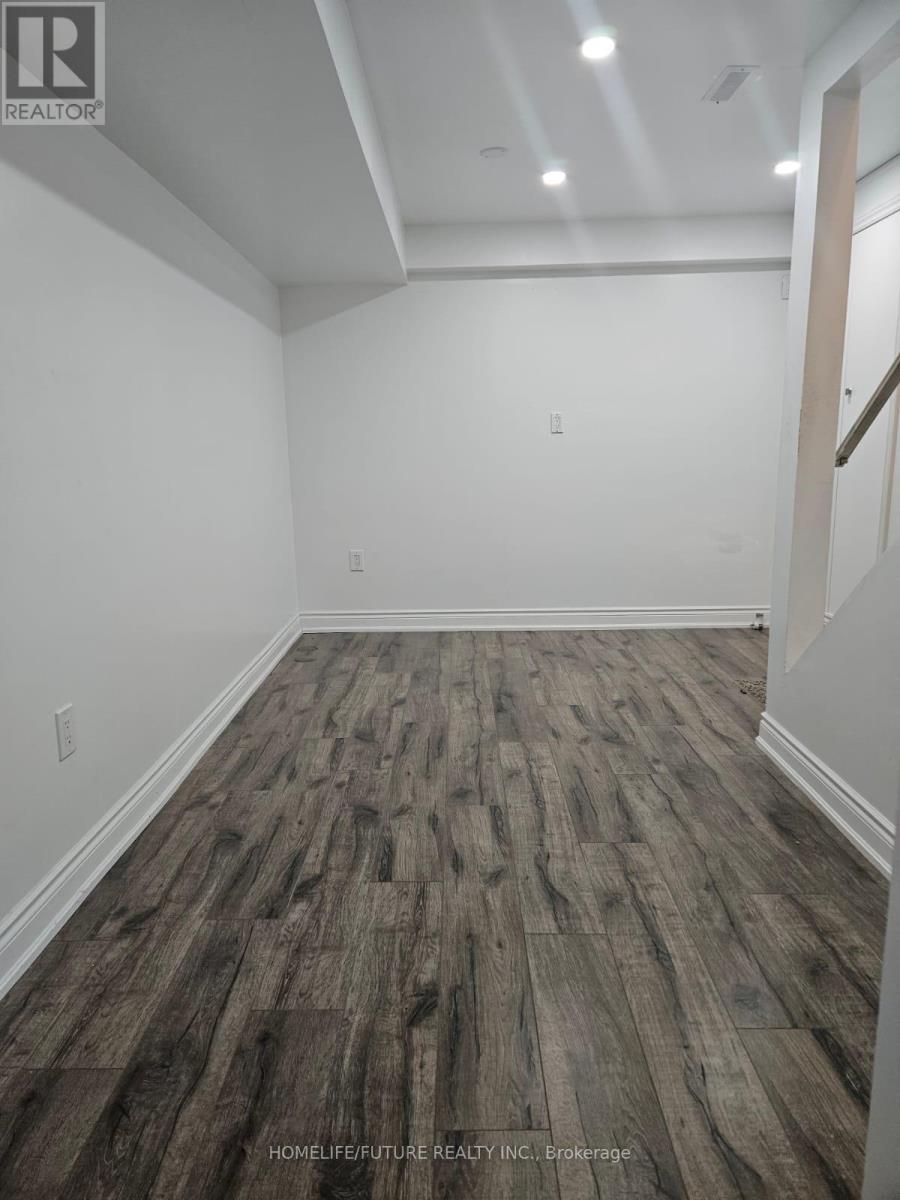 Bsmt - 26 Felix Close, Brampton, Ontario  L7A 4K5 - Photo 10 - W12610378