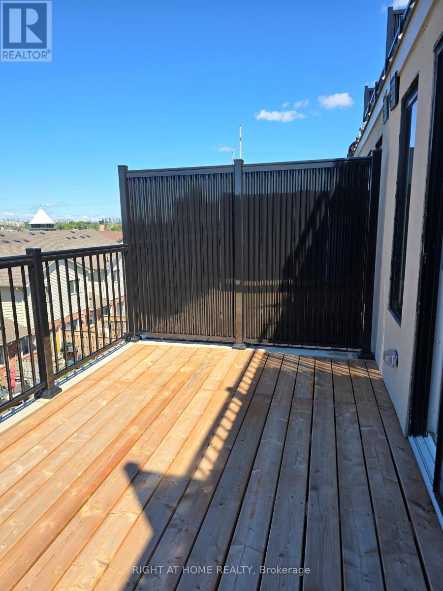 4 - 42 Case Ootes Drive, Toronto, Ontario  M4A 0A9 - Photo 5 - C12619106