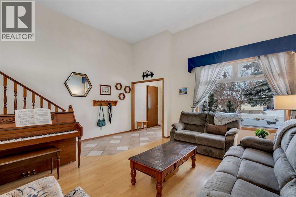 244 Ranchridge Court Nw, Calgary, Alberta  T3G 1W5 - Photo 3 - A2273569