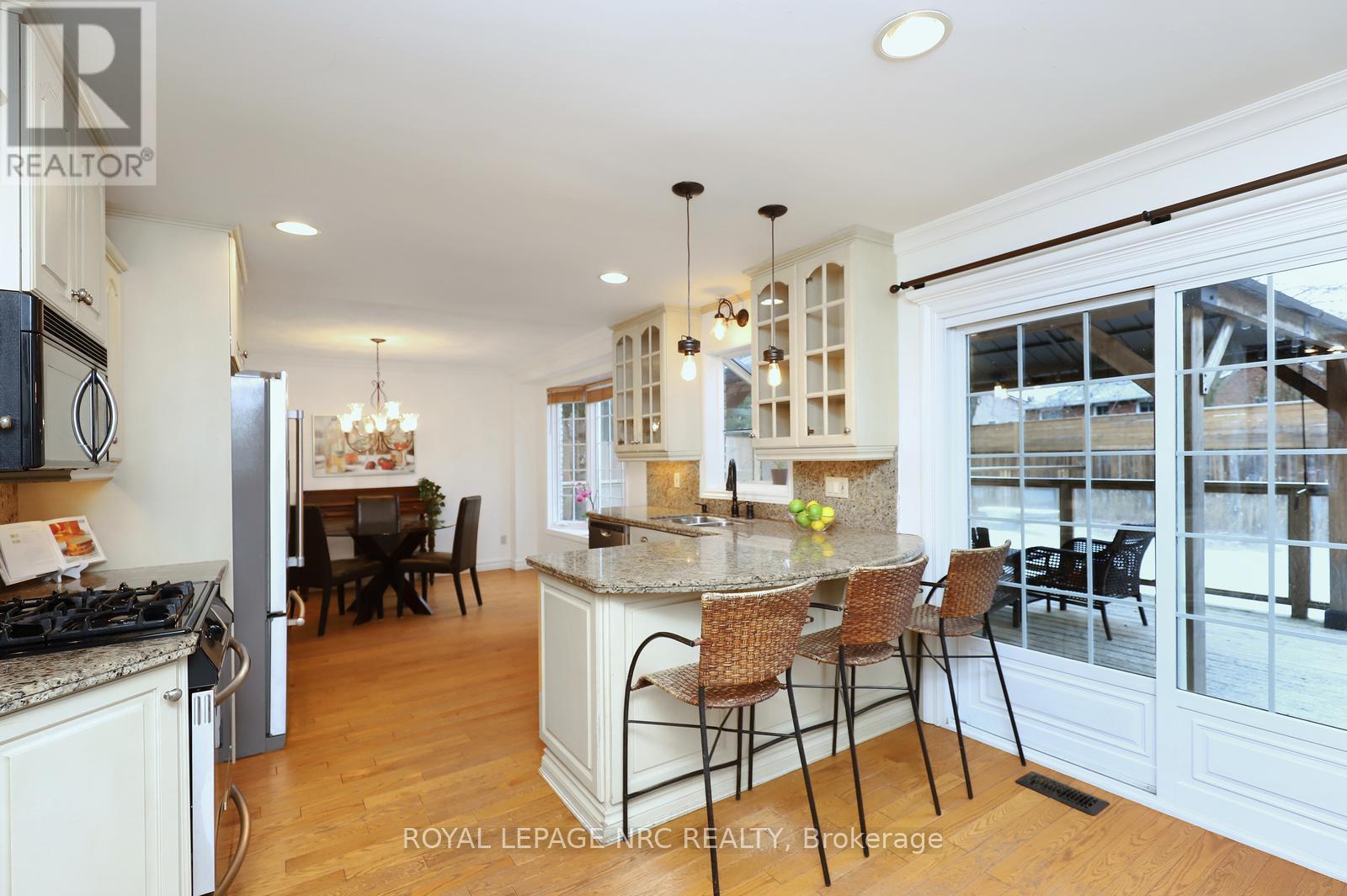 4 Cindy Court, Grimsby, Ontario  L3M 4N9 - Photo 13 - X12618638