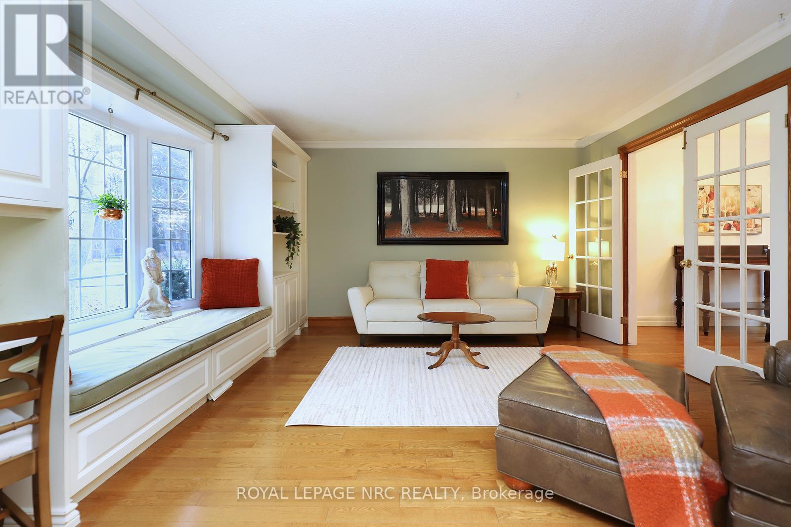 4 Cindy Court, Grimsby, Ontario  L3M 4N9 - Photo 5 - X12618638