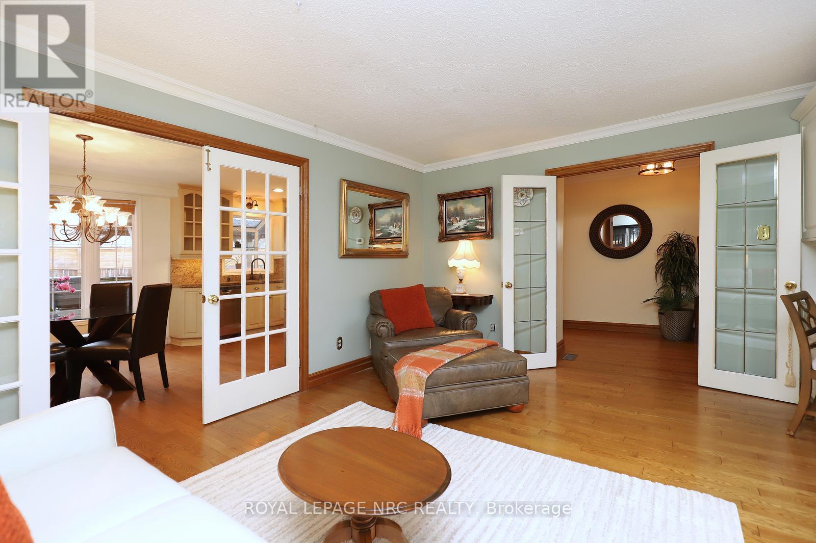 4 Cindy Court, Grimsby, Ontario  L3M 4N9 - Photo 6 - X12618638