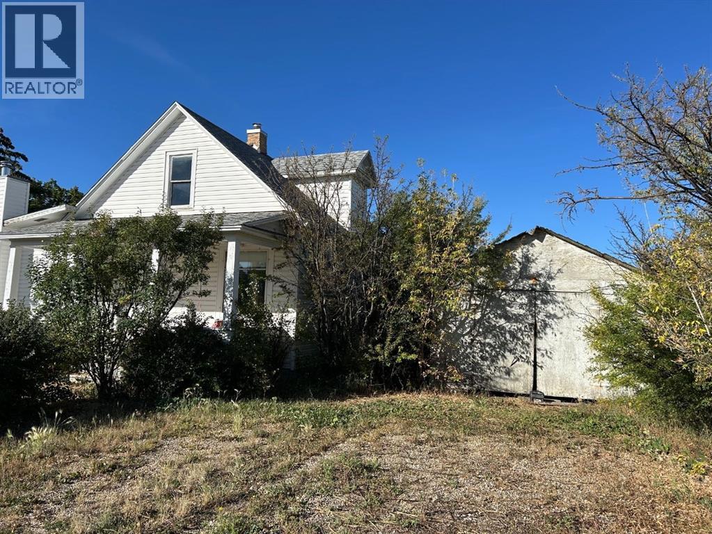 210 5 Street, Warner, Alberta T0K 2L0 - Photo 3 - A2259444