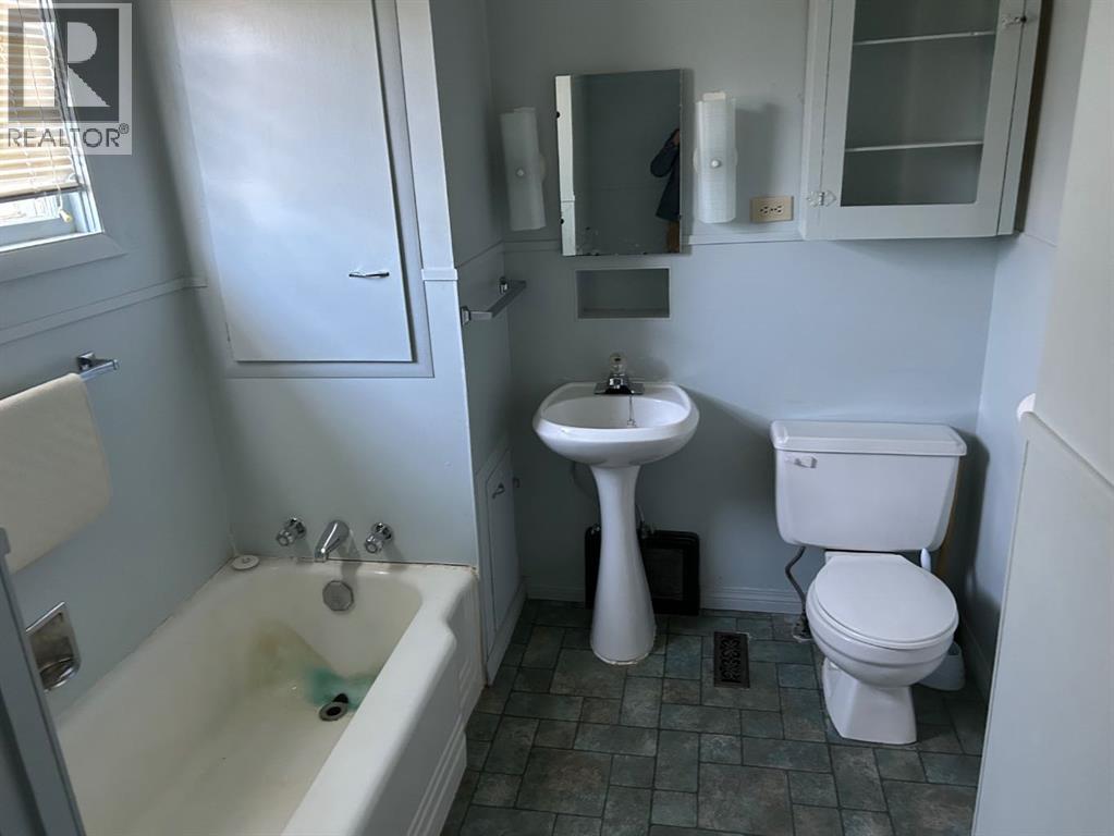 210 5 Street, Warner, Alberta T0K 2L0 - Photo 27 - A2259444