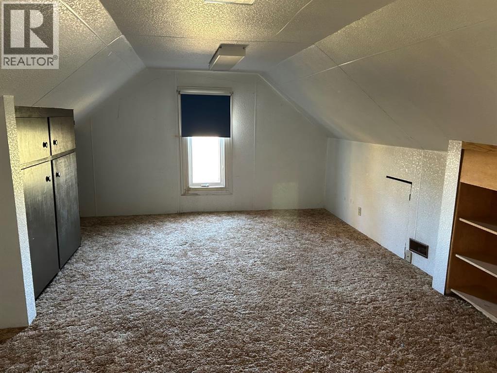 210 5 Street, Warner, Alberta T0K 2L0 - Photo 32 - A2259444