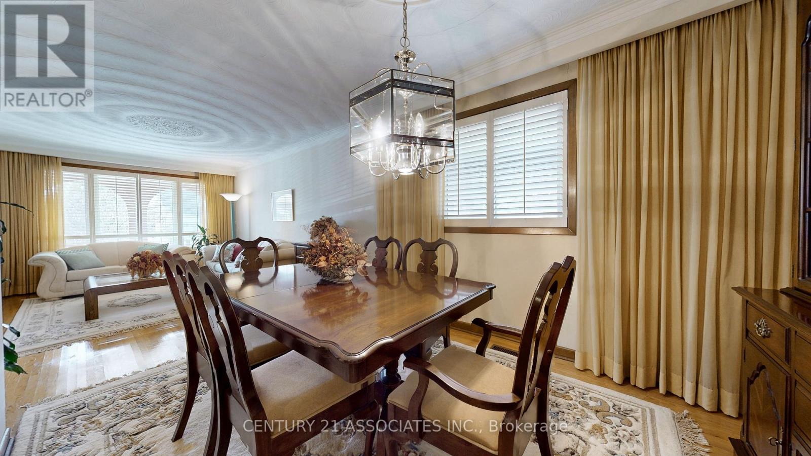 1217 Alexandra Avenue, Mississauga, Ontario  L5E 2A4 - Photo 11 - W12475265