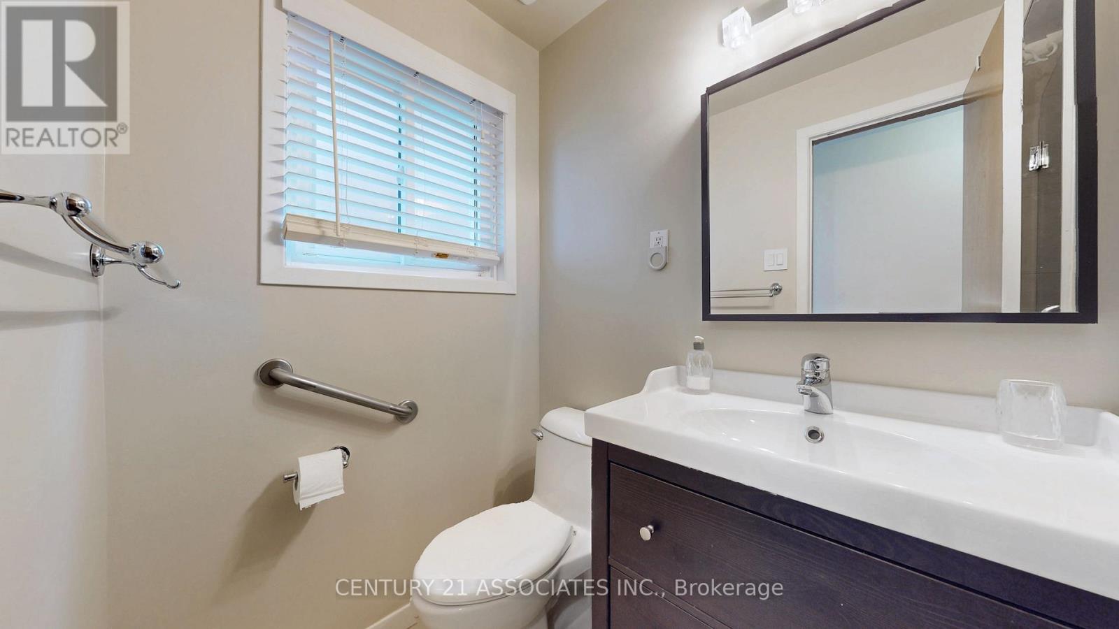 1217 Alexandra Avenue, Mississauga, Ontario  L5E 2A4 - Photo 22 - W12475265