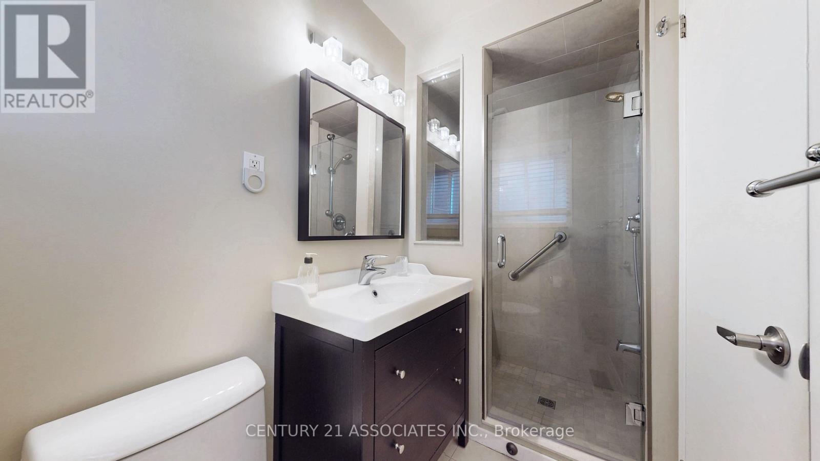 1217 Alexandra Avenue, Mississauga, Ontario  L5E 2A4 - Photo 23 - W12475265