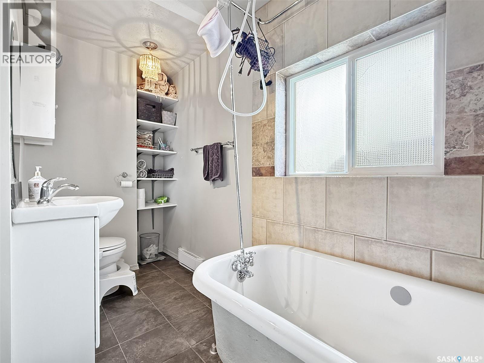 800 Railway Avenue, Webb, Saskatchewan  S0N 2X0 - Photo 13 - SK025500