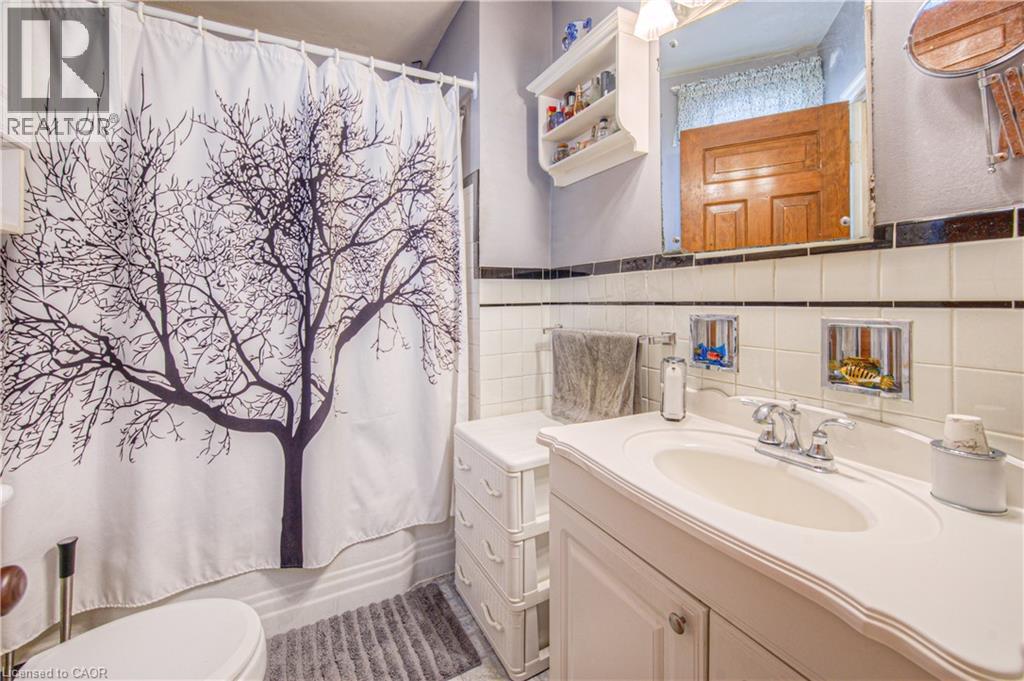 76 Roseview Avenue, Cambridge, Ontario  N1R 4A7 - Photo 6 - 40769716