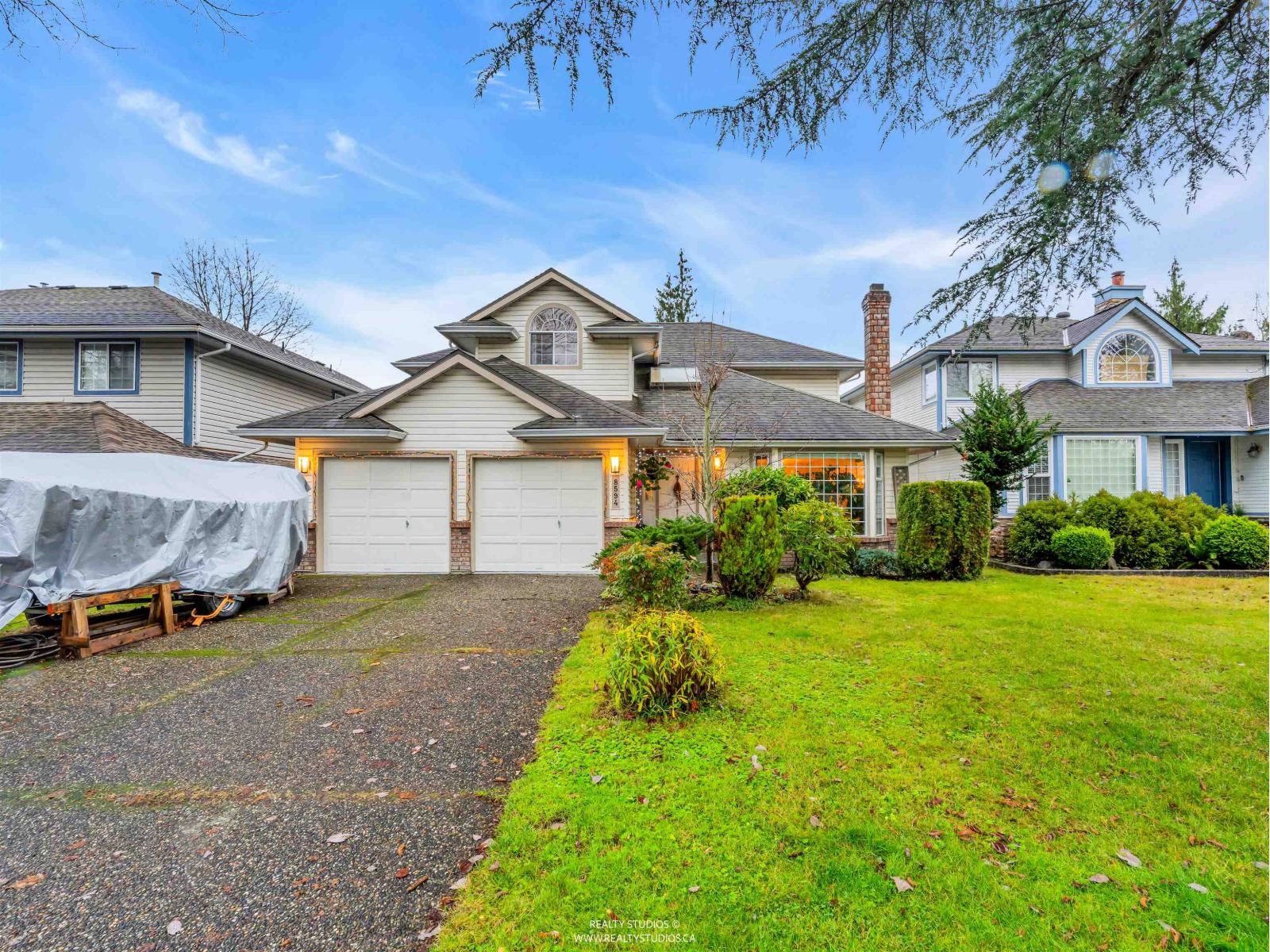 8594 212 Street, Langley, British Columbia  V1M 2E7 - Photo 2 - R3073226