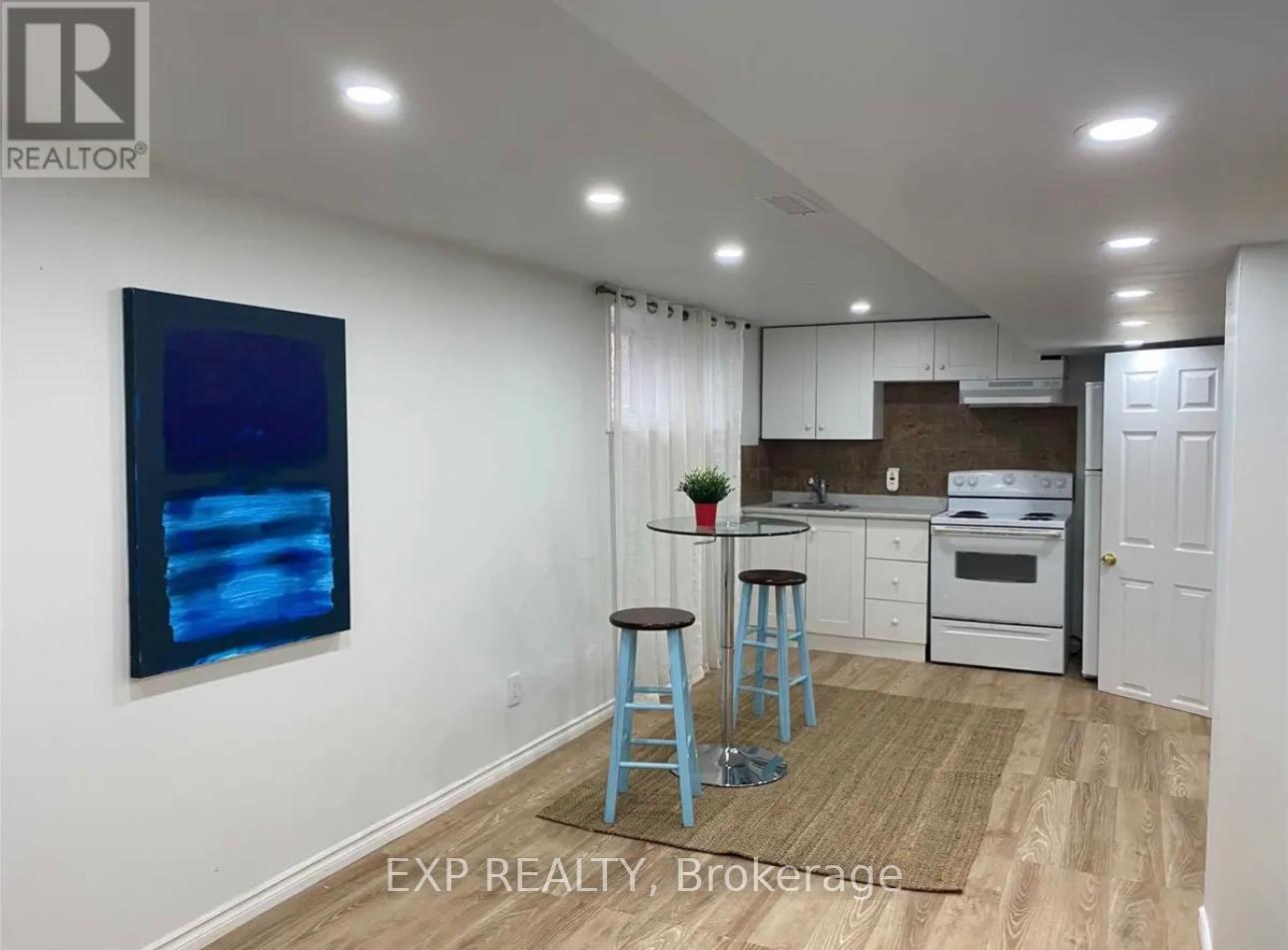 LOWER - 98 AVONDALE AVENUE, Toronto, Ontario