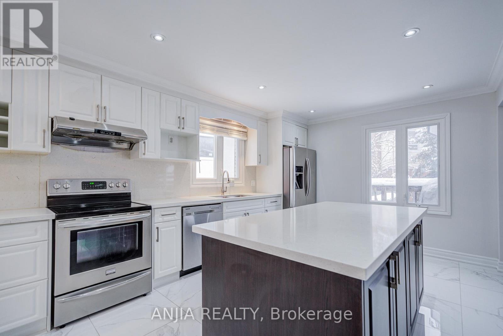 26 Longbow Square, Toronto, Ontario  M1W 2W7 - Photo 14 - E12621056