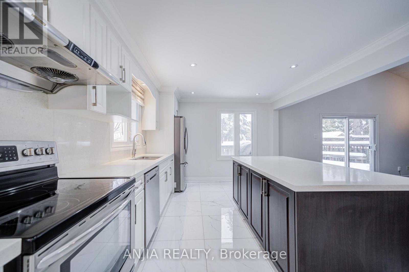 26 Longbow Square, Toronto, Ontario  M1W 2W7 - Photo 15 - E12621056