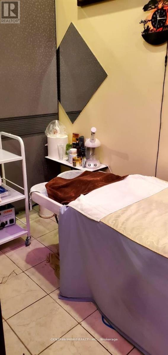 2 - 8220 Bayview Avenue, Markham, Ontario  L3T 2S2 - Photo 7 - N12620408