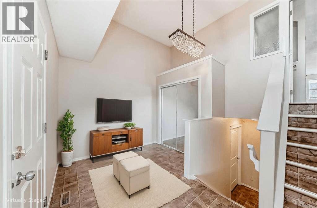 576 Stonegate Way Nw, Airdrie, Alberta  T4B 3C9 - Photo 3 - A2274834