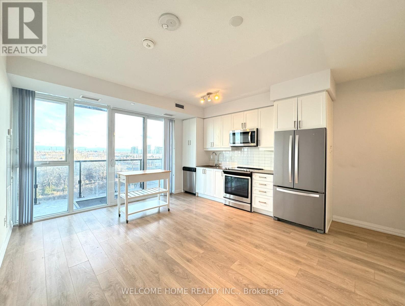 504 - 7895 Jane Street, Vaughan, Ontario  L4K 2M7 - Photo 2 - N12621096