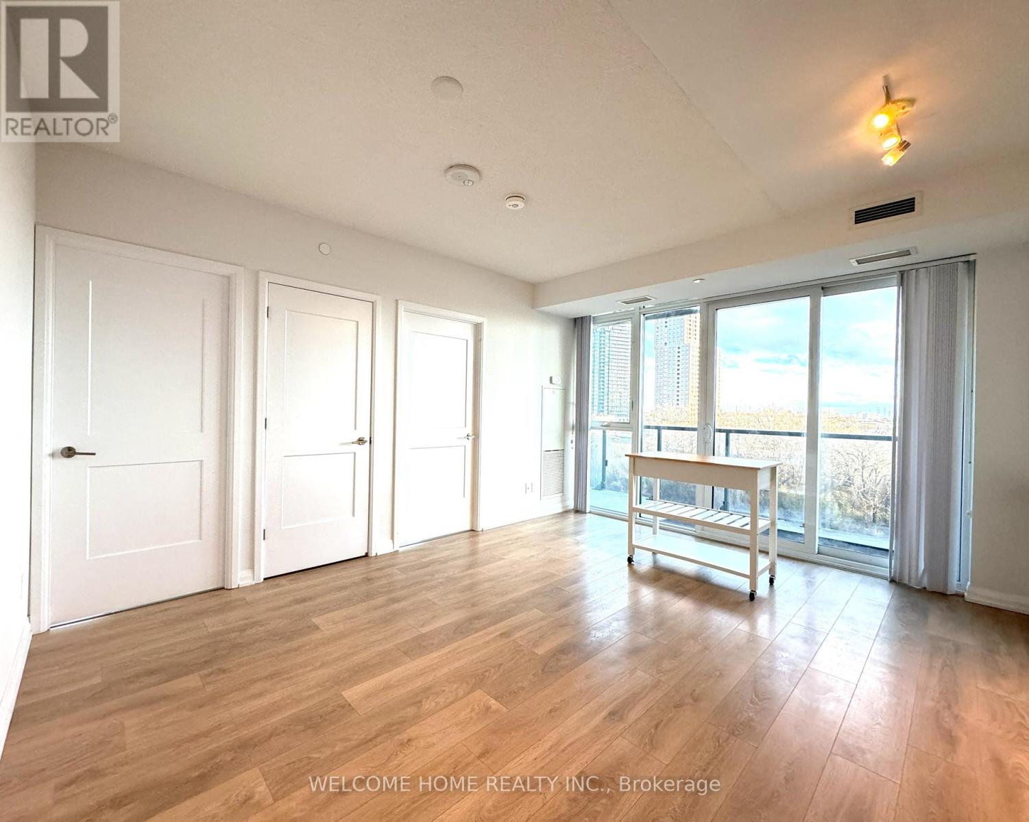 504 - 7895 Jane Street, Vaughan, Ontario  L4K 2M7 - Photo 3 - N12621096