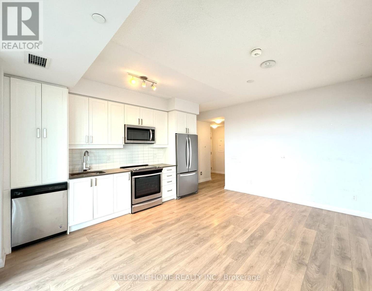 504 - 7895 Jane Street, Vaughan, Ontario  L4K 2M7 - Photo 4 - N12621096