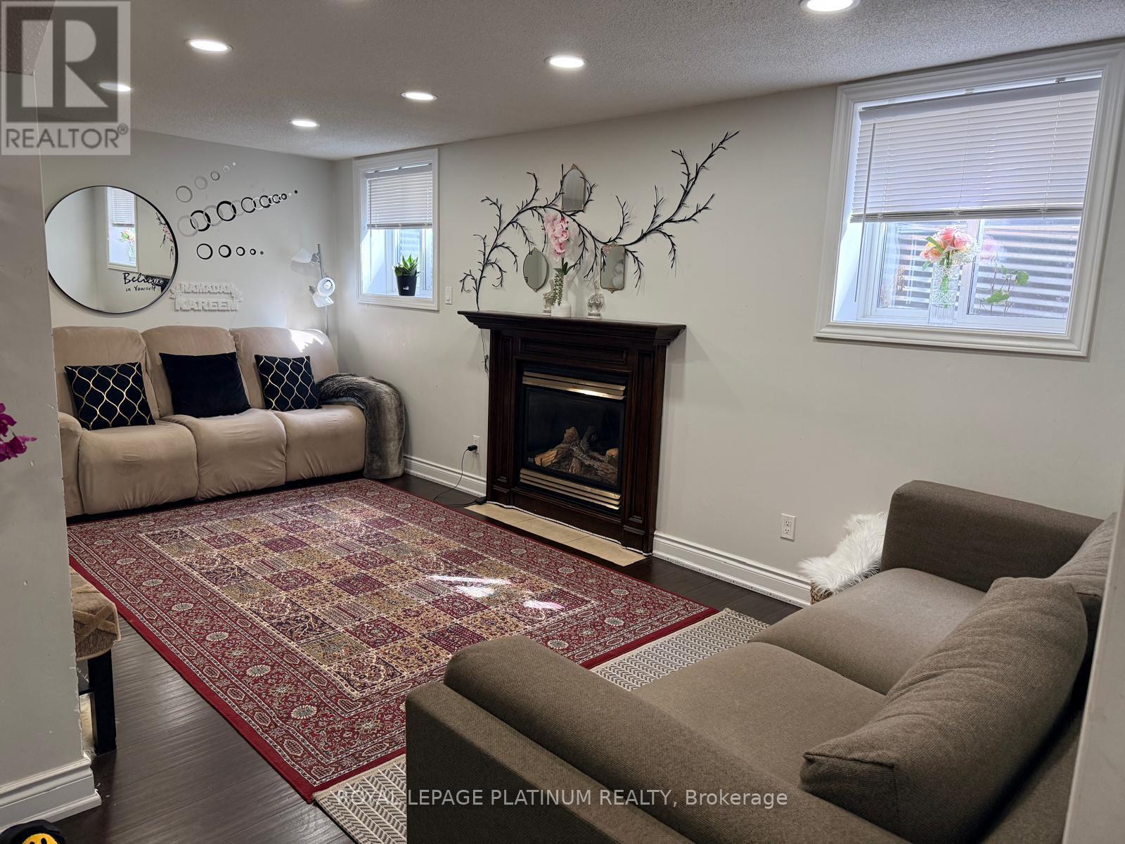 3br Legal Basement - 1540 Manorbrook Crt., Mississauga, Ontario  L5M 4A8 - Photo 3 - W12442628