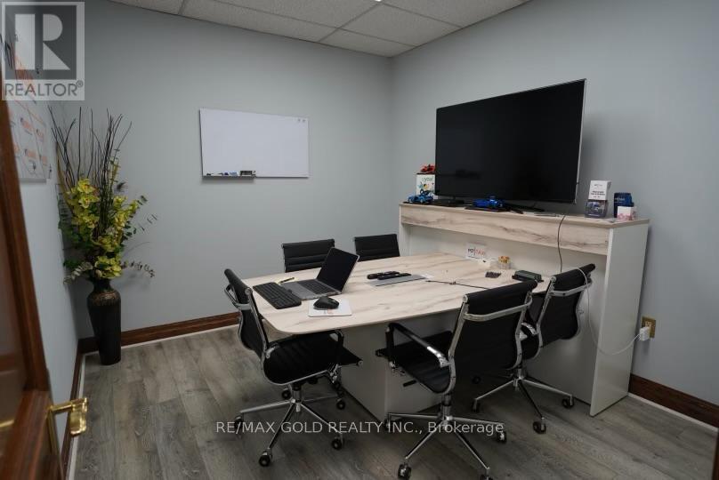 1775 Shawson Drive, Mississauga, Ontario  L4W 1N8 - Photo 7 - W12620678