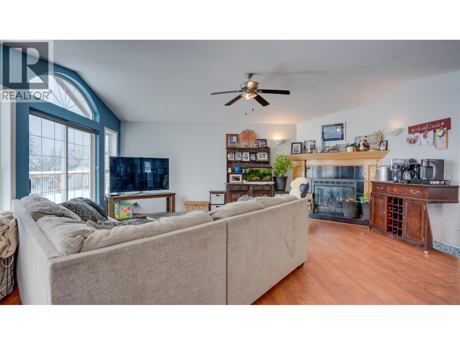 2086 Yankee Flats Road, Salmon Arm, British Columbia V1E 3J3 - Photo 11 - 10370802