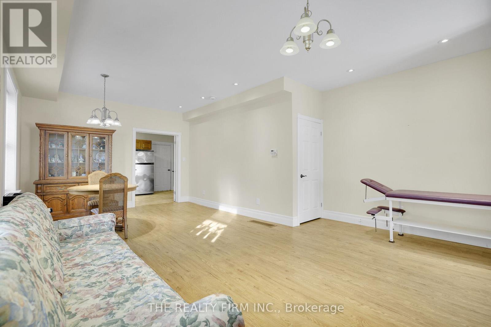 924 Princess Avenue, London East, Ontario  N5W 3M6 - Photo 8 - X12621494