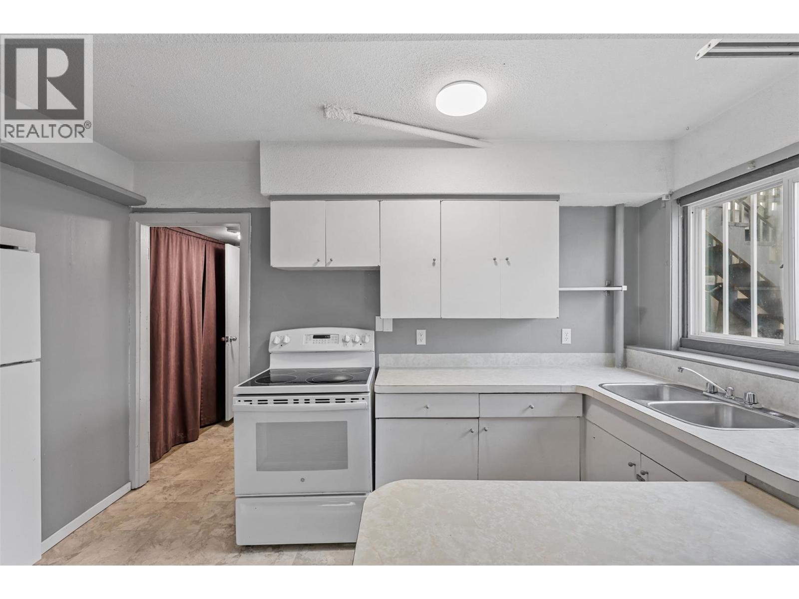 260 Fairview Avenue, Kamloops, British Columbia  V2B 1E9 - Photo 27 - 10369840