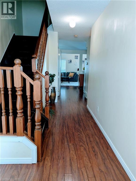 520 Chablis Drive, Waterloo, Ontario  N2T 2X9 - Photo 2 - 40793332