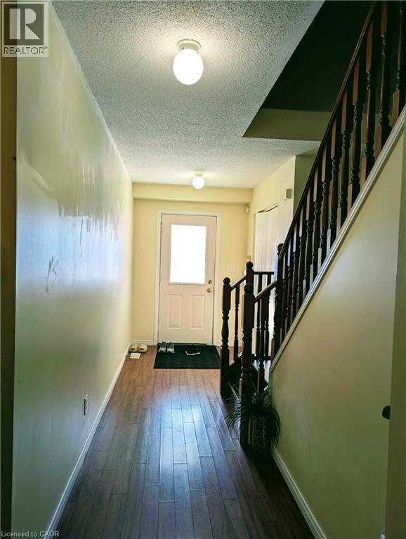 520 Chablis Drive, Waterloo, Ontario  N2T 2X9 - Photo 3 - 40793332