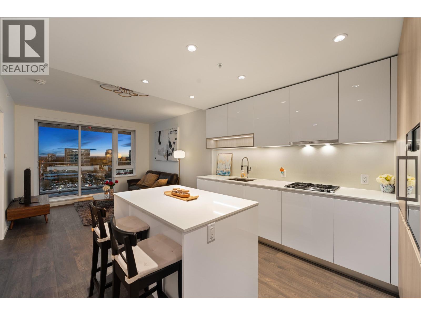 915 6200 MINORU BOULEVARD, Richmond, British Columbia