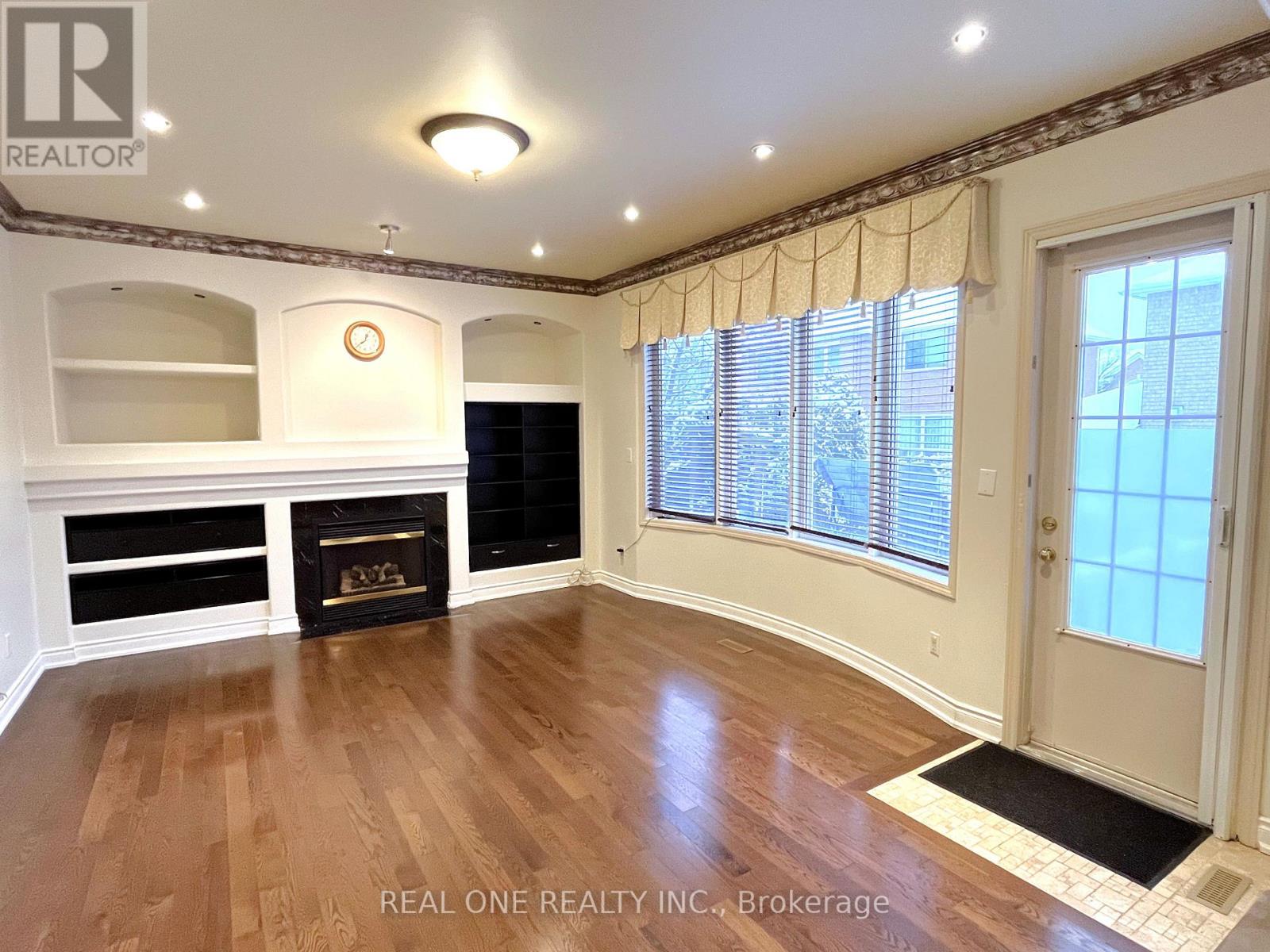 49 Drawbridge Drive, Markham, Ontario  L6C 2B4 - Photo 14 - N12621414