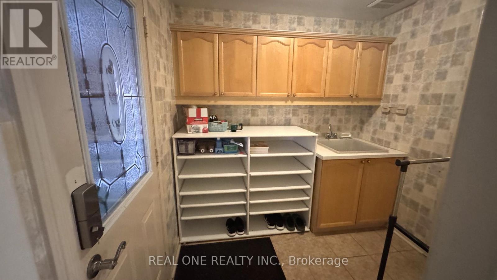 49 Drawbridge Drive, Markham, Ontario  L6C 2B4 - Photo 19 - N12621414