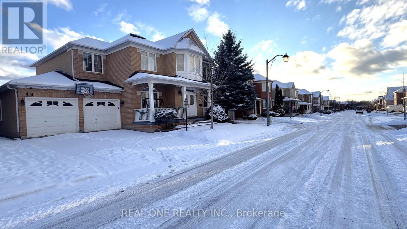 49 Drawbridge Drive, Markham, Ontario  L6C 2B4 - Photo 2 - N12621414